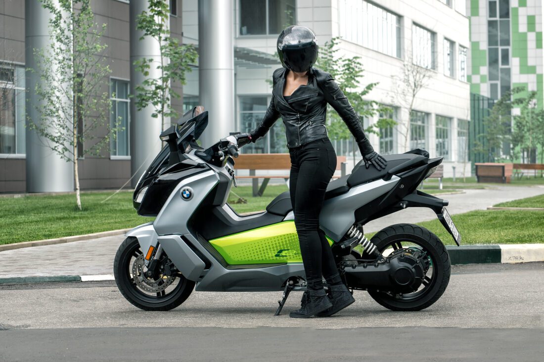 BMW C Evolution 2019: modifikasi minor kana maxi-scooter listrik