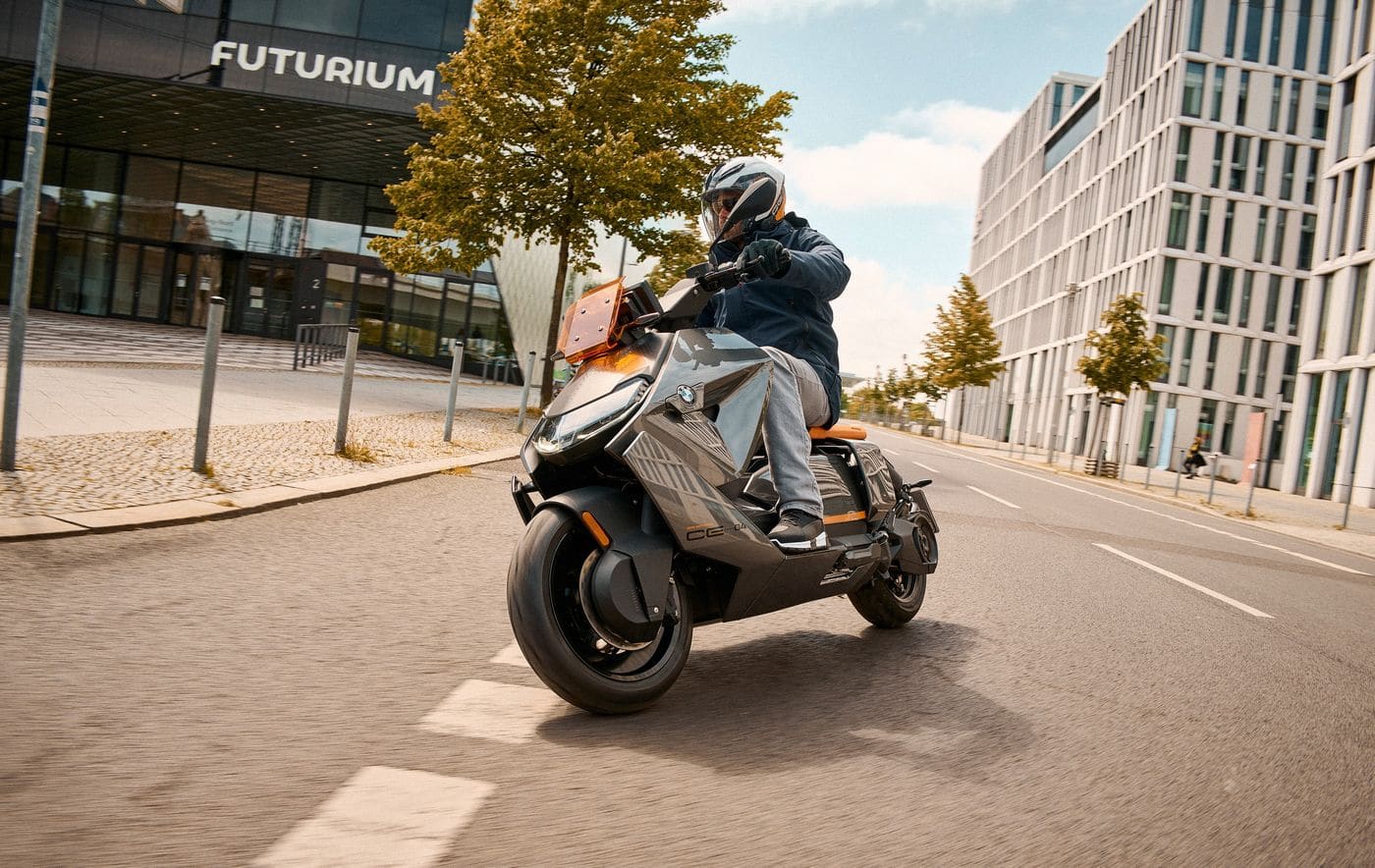 BMW CE 04: новый электрический макси-скутер в деталях