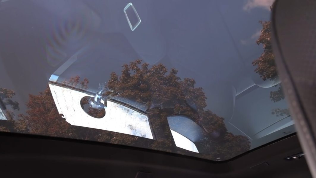 BMW iX xDrive50, обзор Nyland. Тишина, как в церкви. Плюс возможность изменить прозрачность крыши