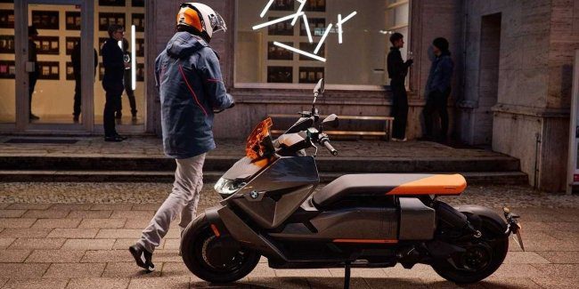 BMW Personal Mover: profesyonel kullanım için tasarlanmış bir elektrikli scooter