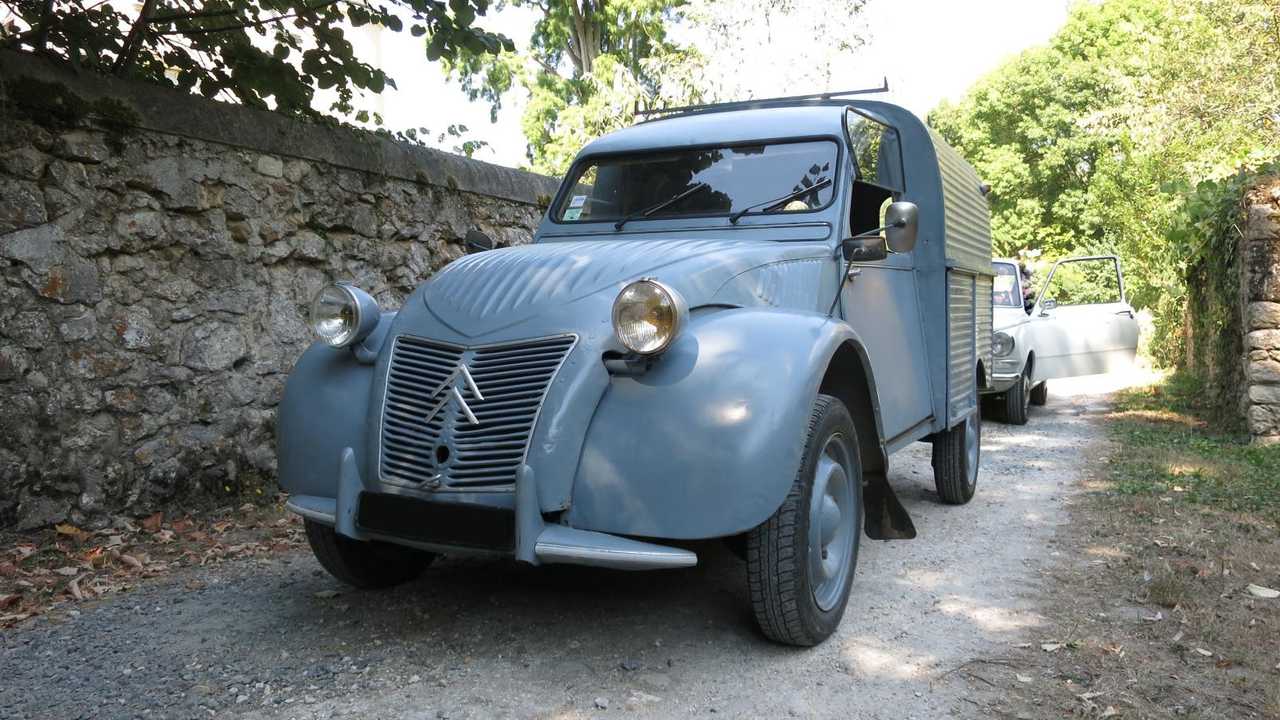Citroën фургоны. Первоначально это был 2CV.