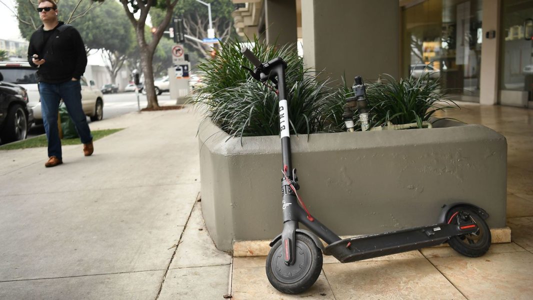 T3 Motion Electric Scooter fir San Francisco Polizisten