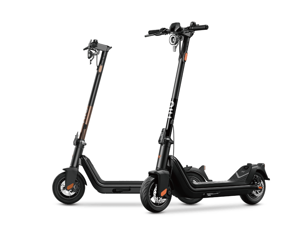 Niu scooters listrik pikeun Domino urang Pizza
