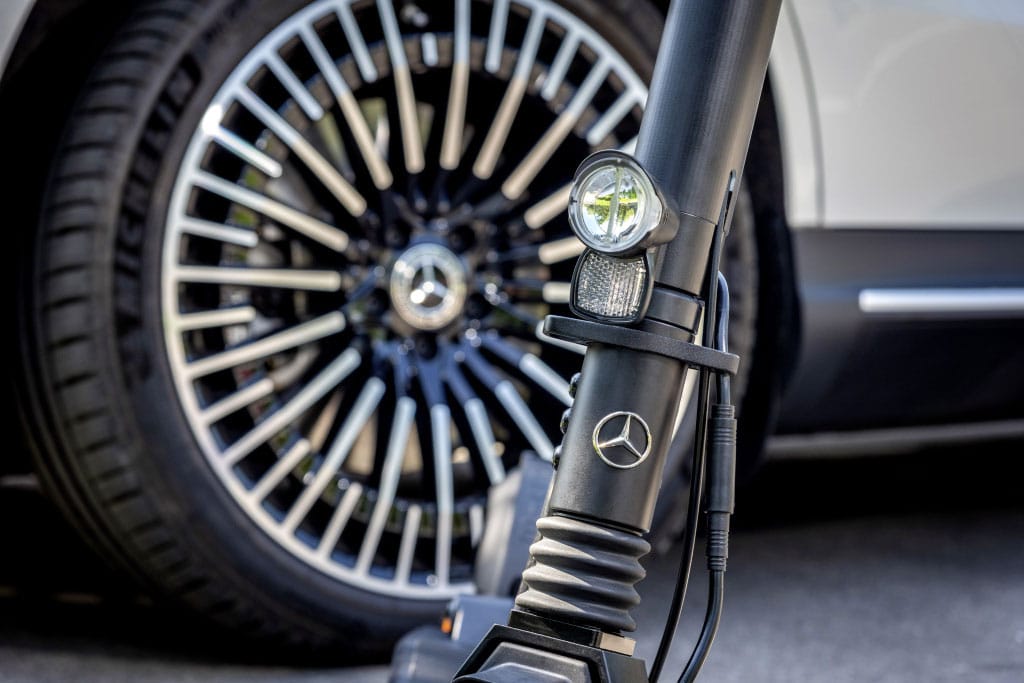 Электроскутер Mercedes: первый электросамокат для Daimler