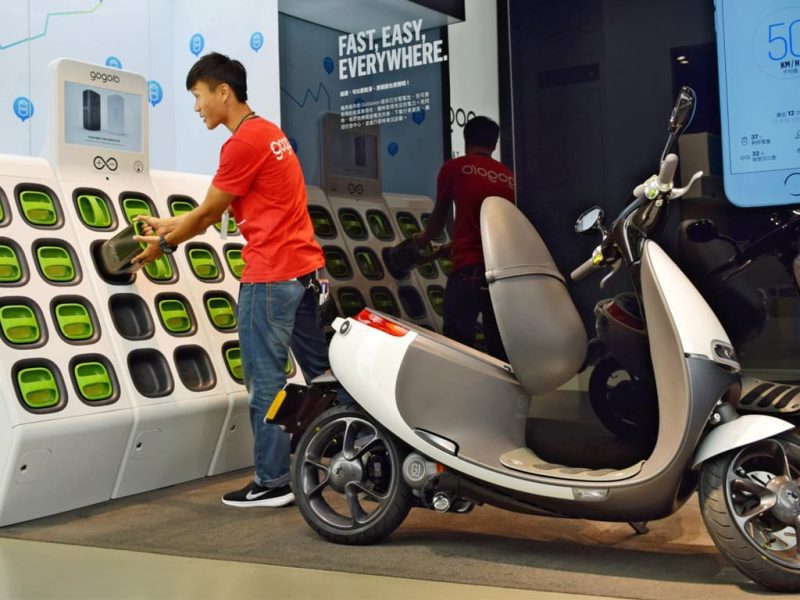 Scooters e motocicletas eléctricas: Shared Battery Consortium