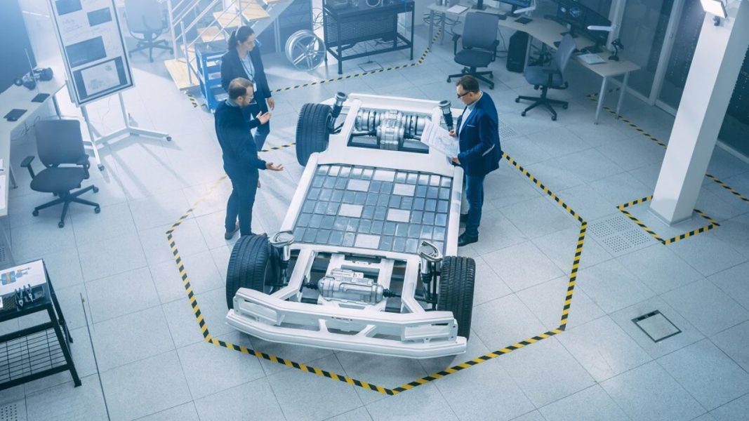 Франция будет обучать рабочих аккумуляторной промышленности. К 2023 году компания хочет иметь три гигафабрики литий-ионных аккумулятора