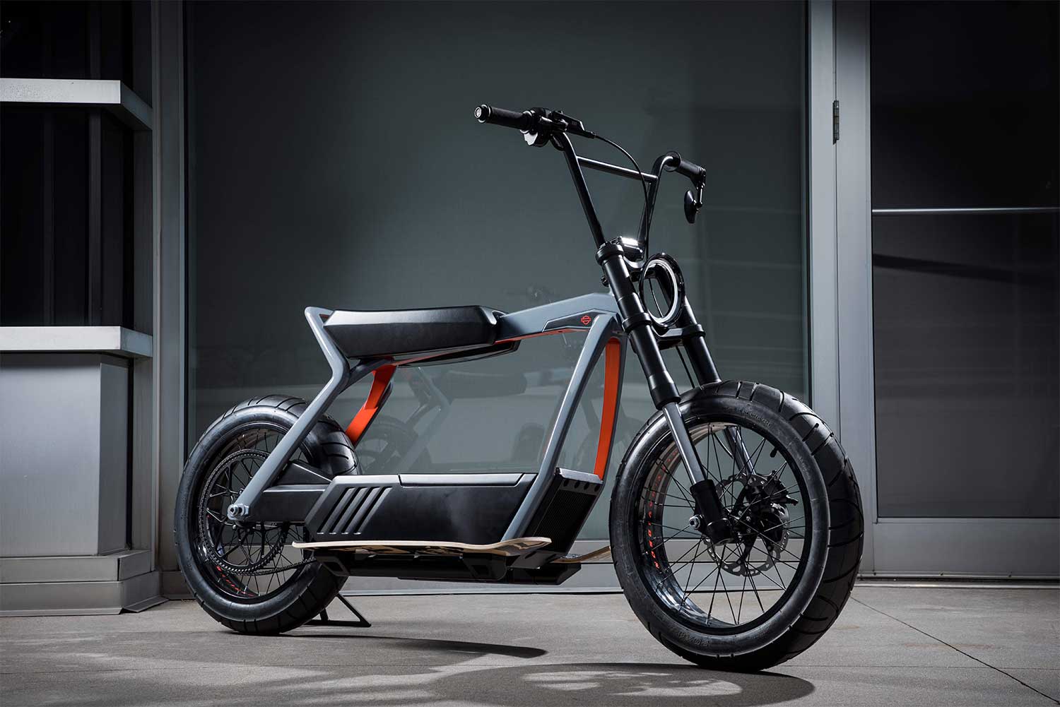 Harley-Davidson представляет два новых электрических концепта