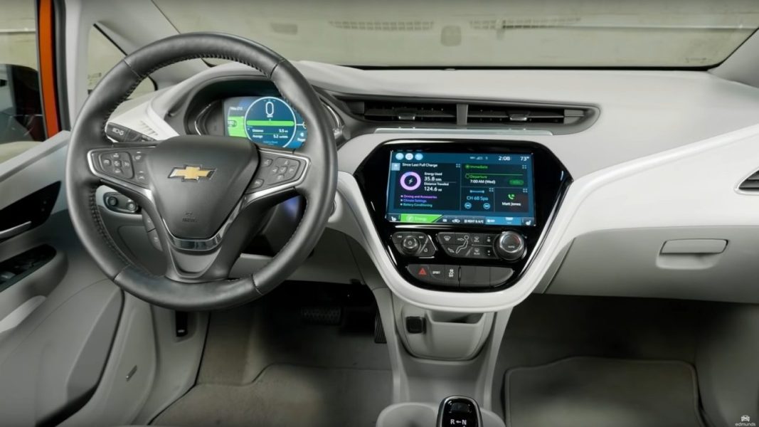Hyundai Kona Electric против Chevrolet Bolt &#8211; что выбрать? Edmunds.com: ОПРЕДЕЛЕННО электрический Hyundai [видео]