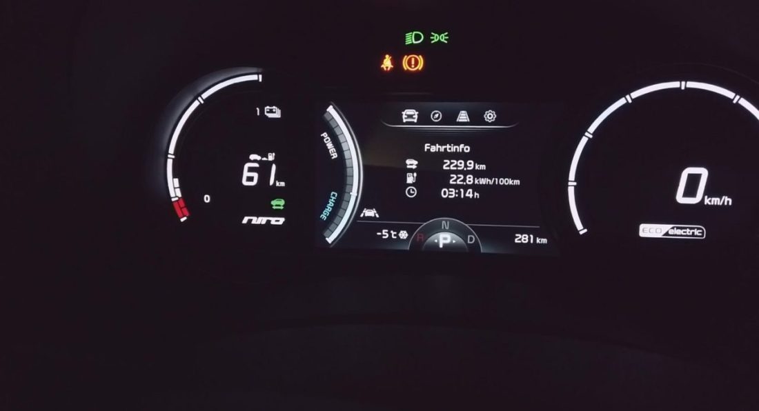Hyundai Kona Electric против Kia e-Niro &#8211; реальный запас хода и энергопотребление на трассе [видео]