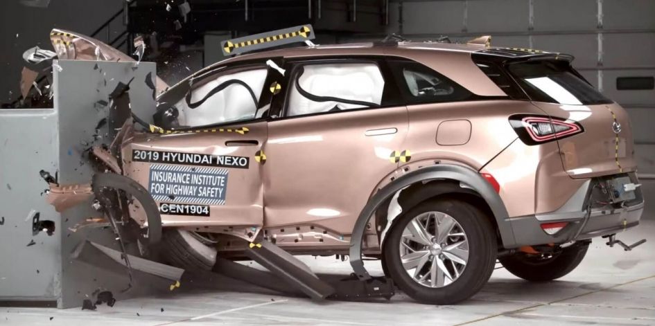 Hyundai Nexo proti Tesli Model S 90D na zimskem testu. zmagovalec? Avto na vodik