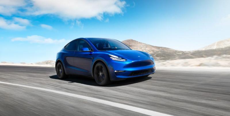 TEST: Porsche Taycan 4S və Tesla Model S “Raven” avtomobil yolunda 120 km/saat sürətlə [video]