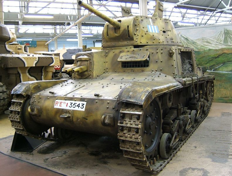 Tank mwayen Italyen M-13/40