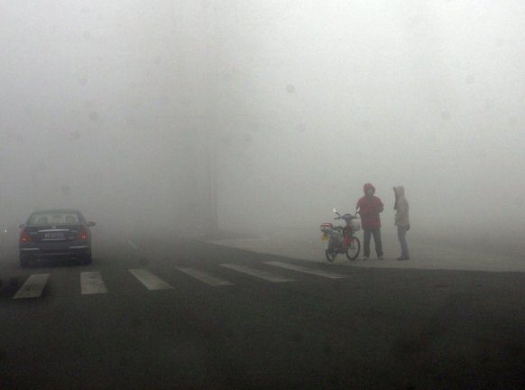 Kako bezbedno voziti po magli?