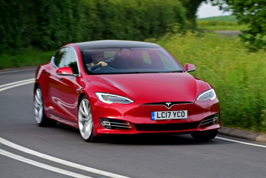 Ciamar a dhì-cheangal Tesla bhon supercharger? Dè a lorg? [FREAGAIRT] • CARS