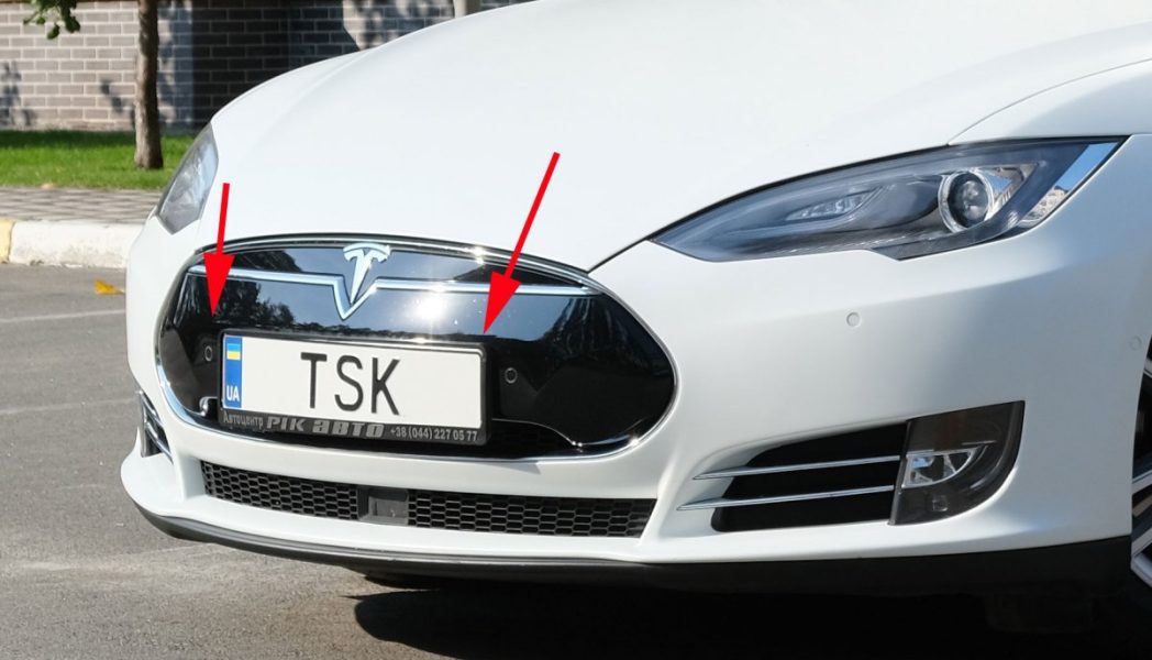 Как открыть дверь на Tesla Model S, когда аккумулятор разряжен? [ОТВЕТИМ]
