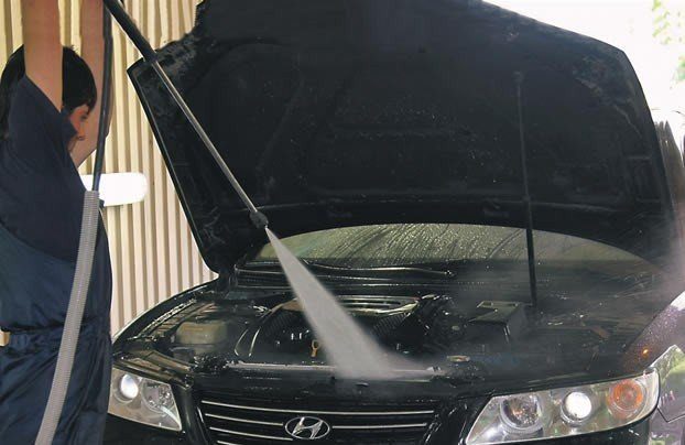 Kā tīrīt automašīnas ārpusi
