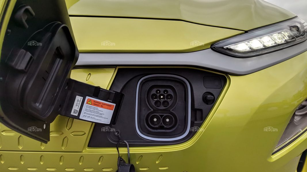 Paano mag-charge ng Hyundai Kona 64 kWh sa isang fast charging station [VIDEO] + ang halaga ng pag-charge sa isang Greenway station [humigit-kumulang] • ELECTROMAGNETS