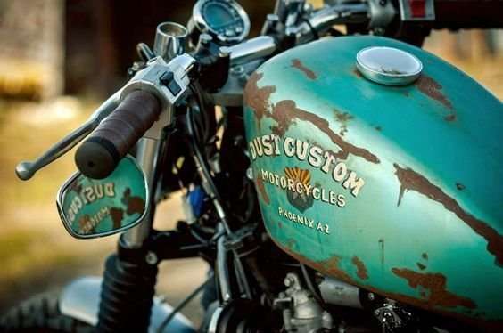 Çfarë bojë duhet të përdorni për të lyer motoçikletën tuaj?