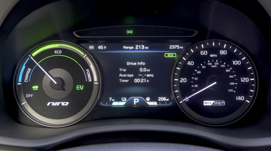 Kia Niro Hybrid Plug-in &#8211; впечатления после поездки на выходных. У нее есть аккумулятор полезной емкостью 8,9 кВтч!