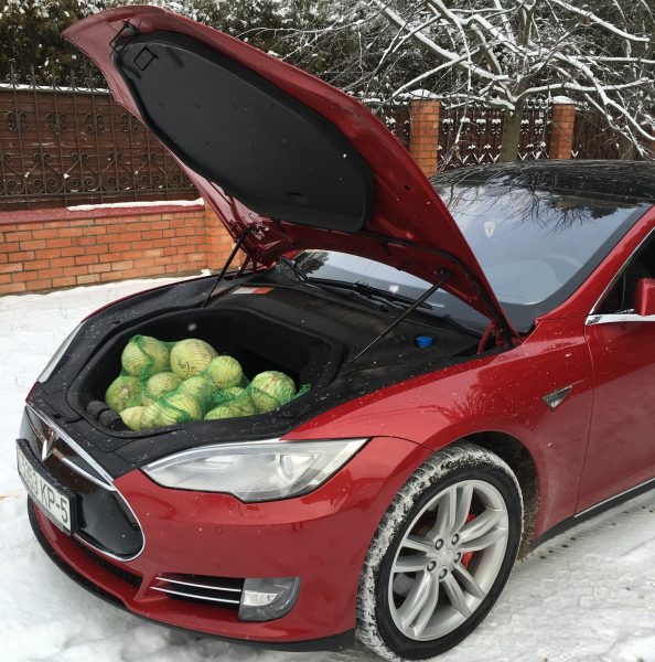 Летняя поездка, или вместимость багажного отделения Tesla Model 3 [Читатель]