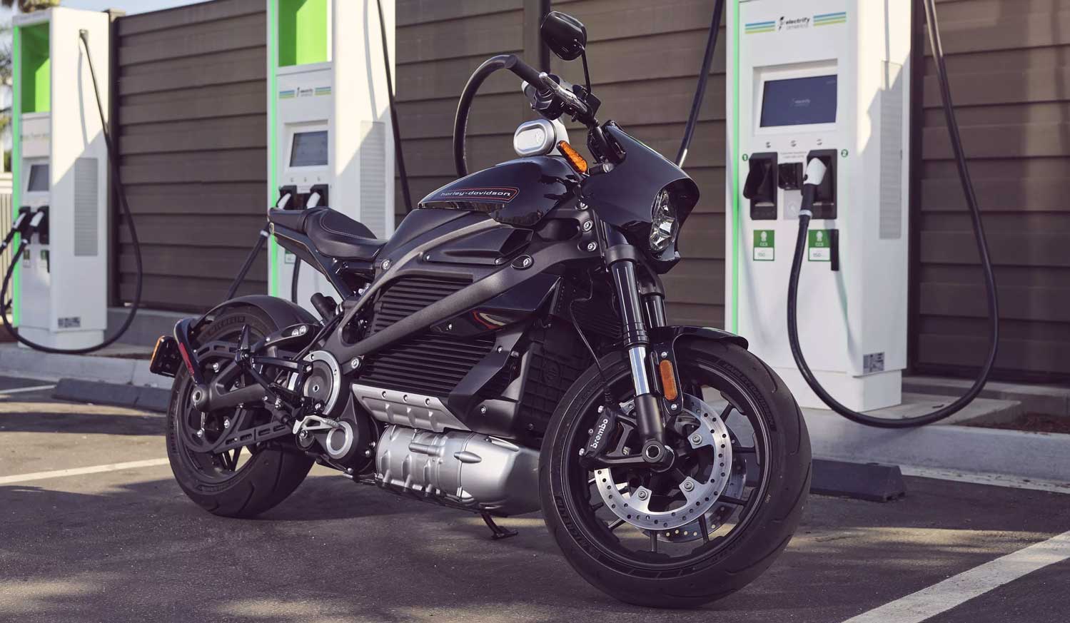 Livewire: электрический мотоцикл Harley подключается к Electrify America