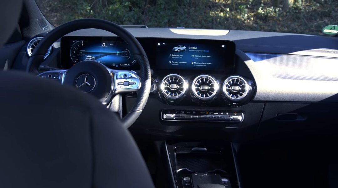 Mercedes EQA &#8211; Обзор какой машины. Отличный салон, средняя плавность хода, бои с соотношением цена-качество [видео]