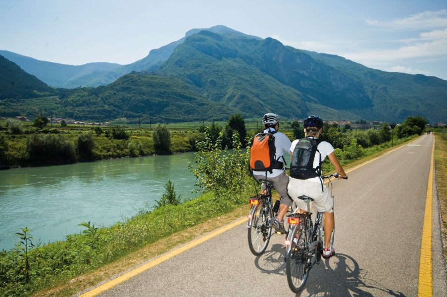 Место для катания на горных велосипедах: 5 маршрутов вокруг озера Бурже, которые нельзя пропустить