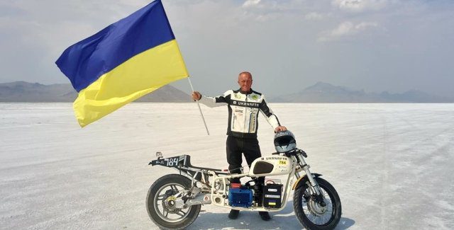 电动摩托车世界速度纪录：306.74 km/h [视频]