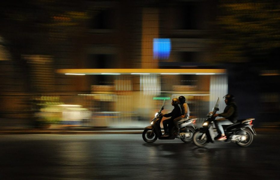 Мотоциклетные фонари и правила, например, легальное двухколесное освещение.