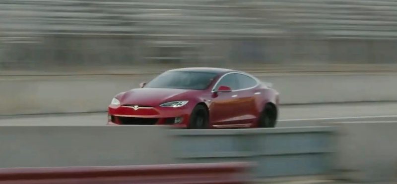 Quam cito Tesla exemplar 3 potentiam in via amittit? Estne overheating? [video]