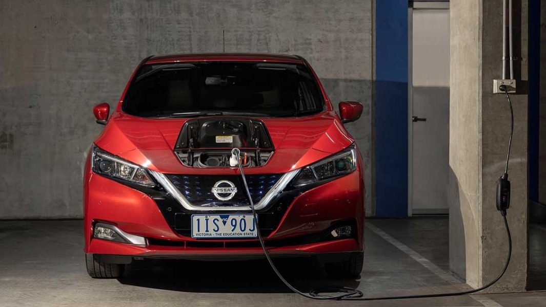 Nissan: Leaf &#8211; это хранилище энергии для дома, а Tesla тратит ресурсы впустую