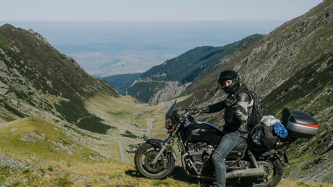 Essentials ji bo Motorcycle Travel
