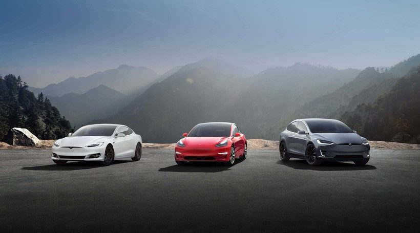 Tesla püsivara 2021.4.15.6 lõpuks koos töötavate klaasipuhastitega. Mudelil 3. Ainult HW3