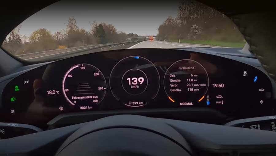 Kiek laiko užtrunka nuvažiuoti 1 kilometrą su „Porsche Taycan“? Čia: 000 valandų 9 minutės, vidutinis 12 km/h Neblogai! [vaizdo įrašas]