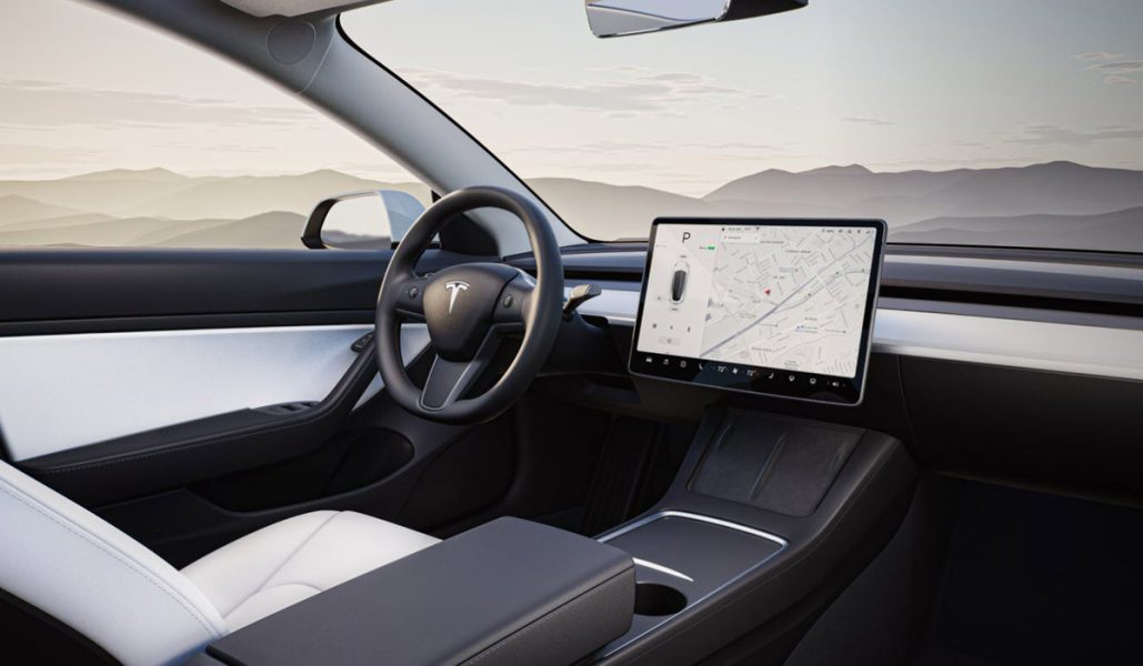 Tesla Model 3 - TEST journalister: flott overklokking, perfekt interiør