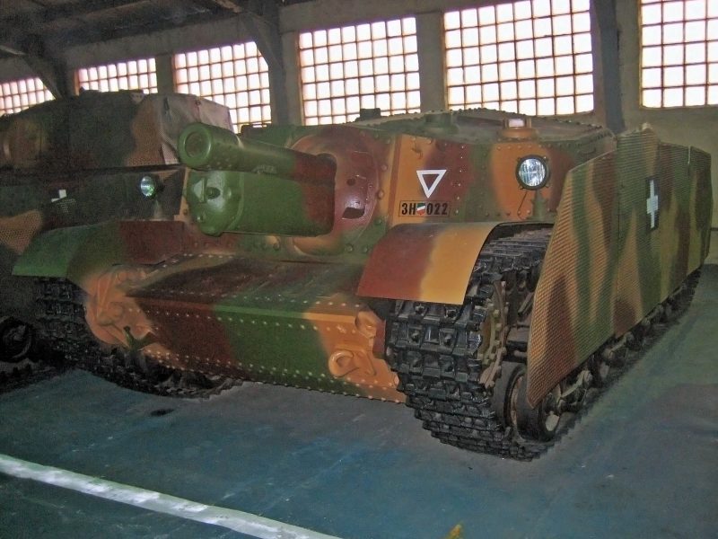 Hongaars gemotoriseerd kanon "Zrinyi II" (Hongaarse Zrínyi)