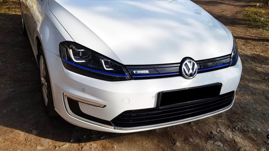 Volkswagen e-Golf - echiche onye ọkwọ ụgbọ ala mgbe afọ 1,5 arụ ọrụ [YouTube]