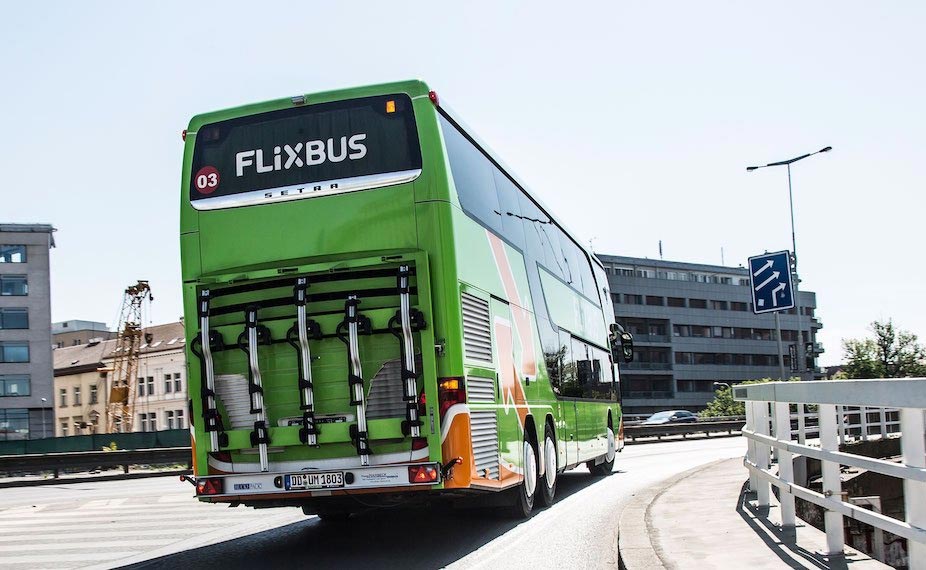 Вскоре в автобусах станет обязательной перевозка велосипедов.