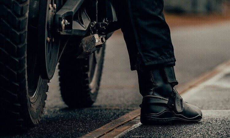 Выбор подходящих мотоциклетных ботинок и обуви &#8211; руководство по покупке