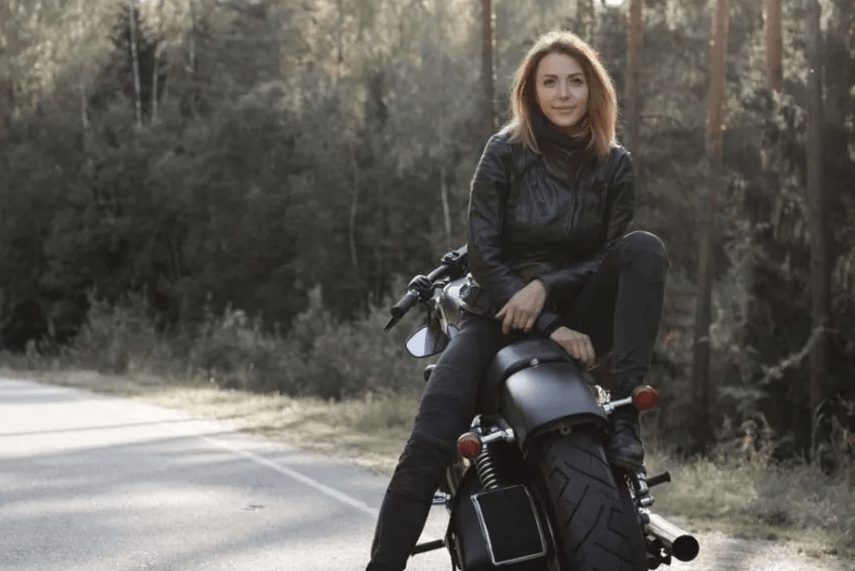 Женщины: выбираем мотоциклетную одежду на зиму