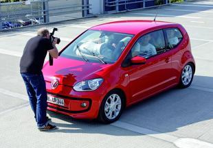 16 человек в Volkswagen up!