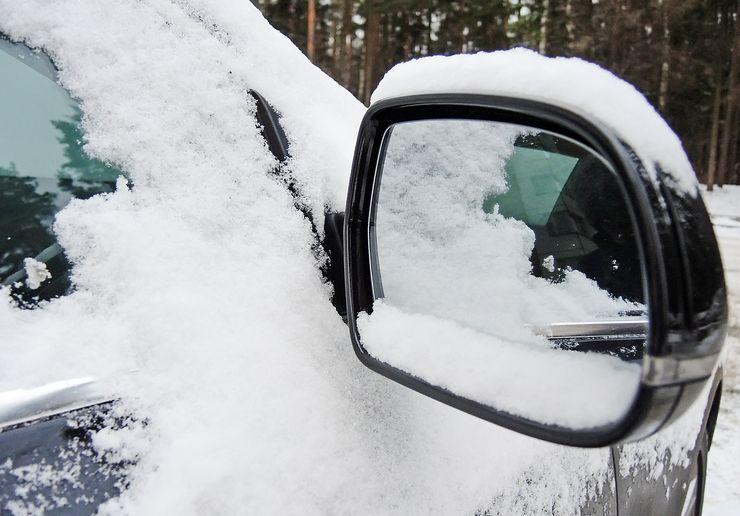 5 «дырочек» в автомобиле, которые обязательно нужно смазать перед наступлением холодов