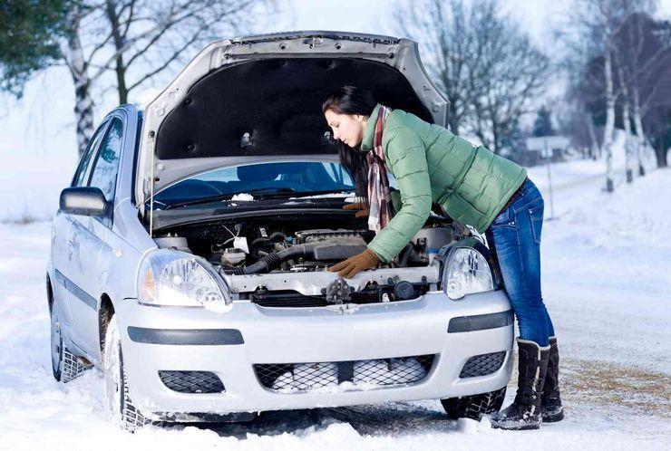 5 причин обязательно возить зимой в автомобиле клизму
