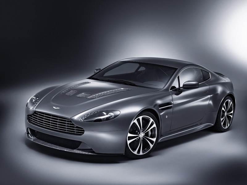 Aston Martin V12 2014 Apèsi sou lekòl la