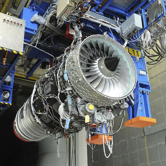 Máis rápido, máis silencioso, máis limpo: novo motor de avión