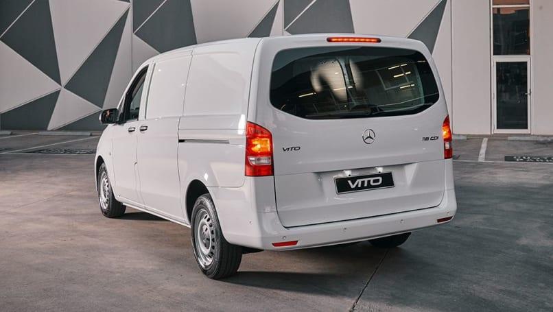 Цена и характеристики Mercedes-Benz Vito 2022 года: детализирован новый вариант турбодизельного двигателя для обновленных конкурентов Toyota HiAce, Hyundai Staria-Load и Ford Transit Custom