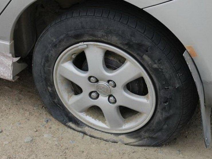 Hva er farligere om vinteren: underpumping eller overpumping av hjulene?