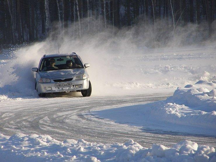 什么将有助于在冬季道路上打滑