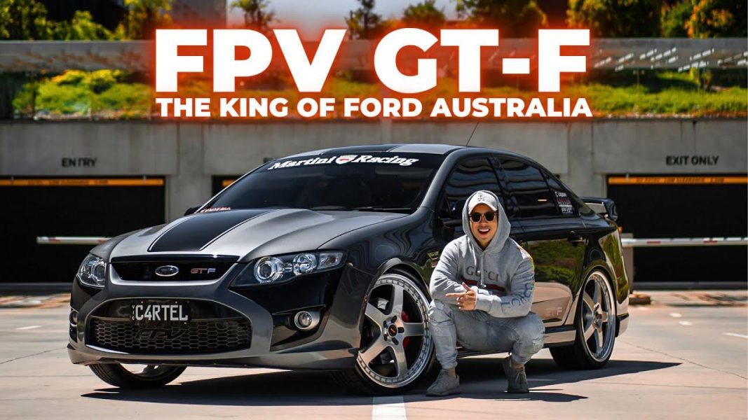 फोर्ड फाल्कन GT-F आत्मविश्वासका साथ ट्र्याकमा जान्छ | भिडियो