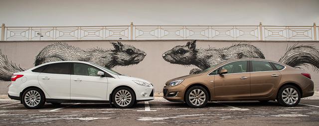 Ford Focus vs Vauxhall Astra: Samanburður á notuðum bílum